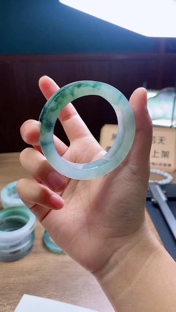 定制翡翠手镯未镶嵌定制