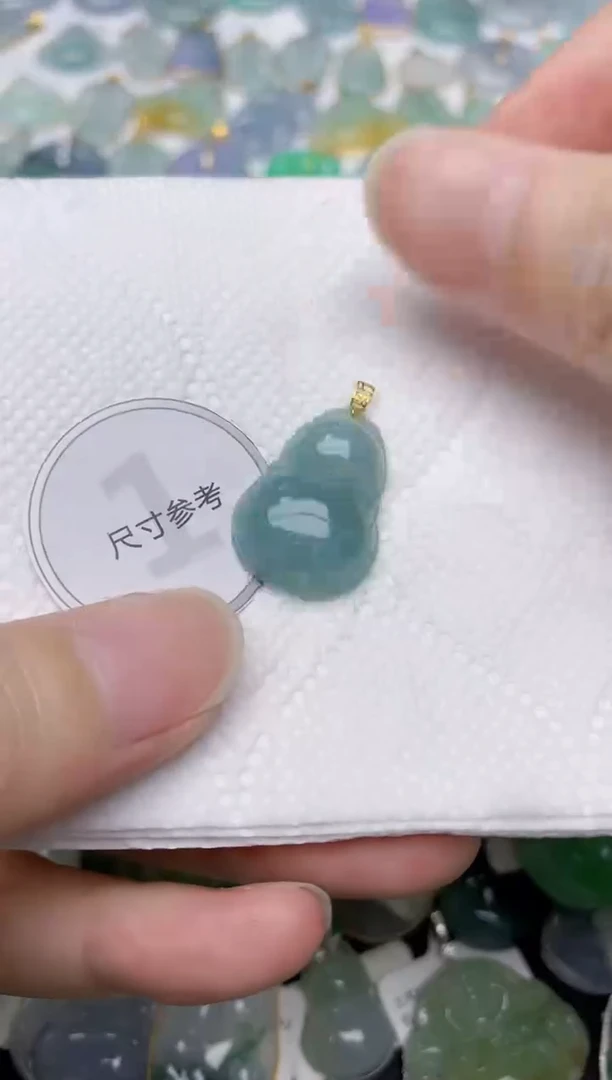 翡翠18K金镶嵌颈饰天然A货翡翠