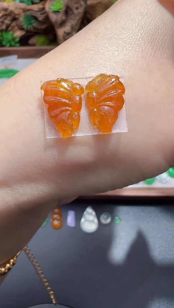 未镶嵌定制翡翠13*8.6*2.9蝴蝶