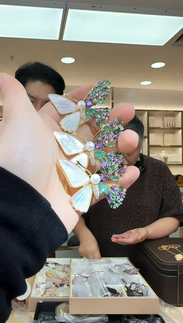 【闪购商品】水晶胸针多样性发一件未镶嵌
