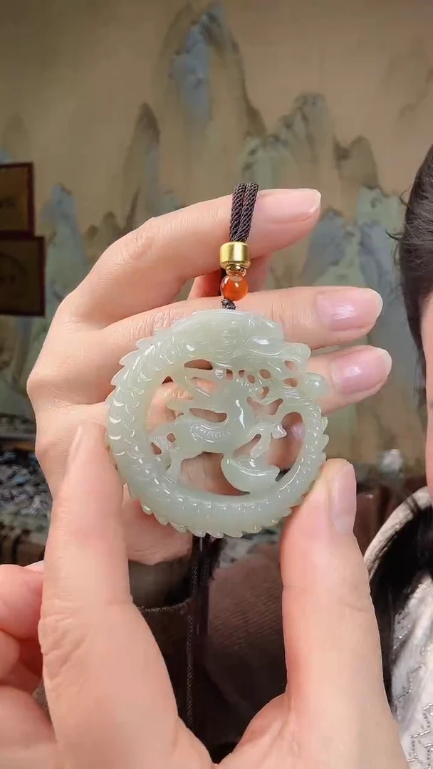 颈饰未镶嵌和田玉.