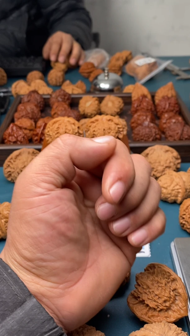 把件文玩核桃大*苹果园野狼两对463