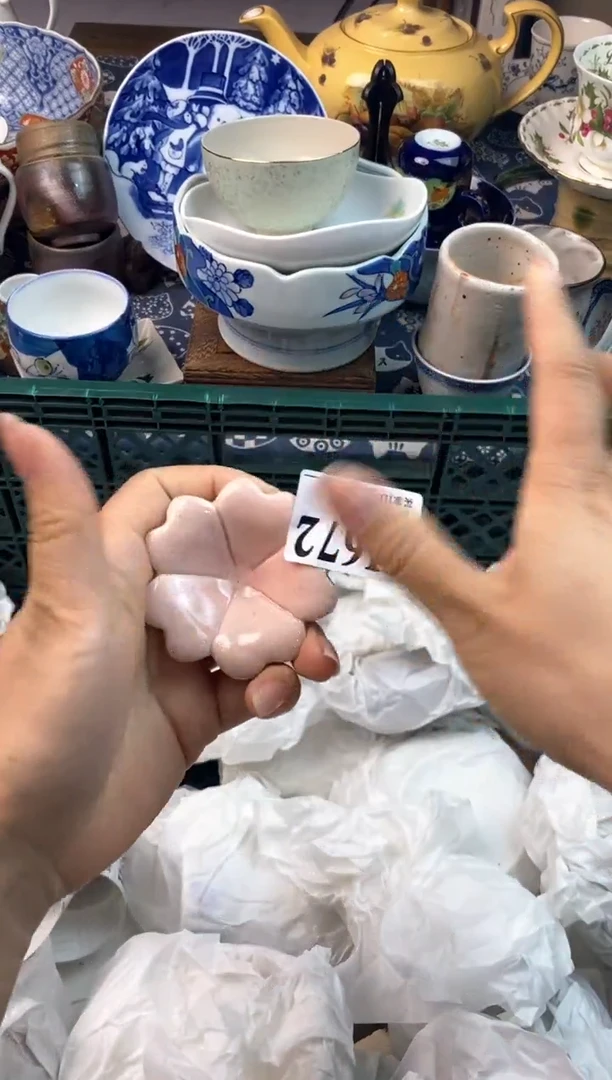 瓷片若****学(*^_^*)(*^_^*)