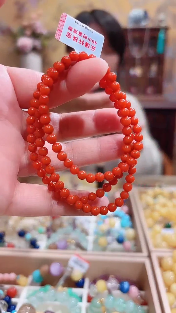 颈饰未镶嵌南红玛瑙设计款手串