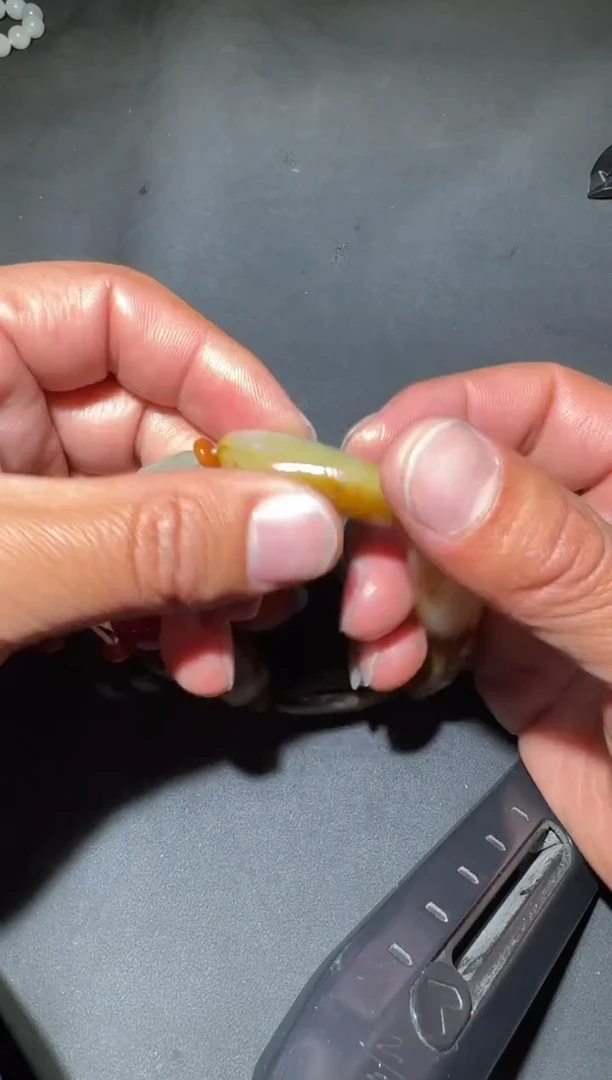 未镶嵌和田玉（糖玉）挂件和田玉