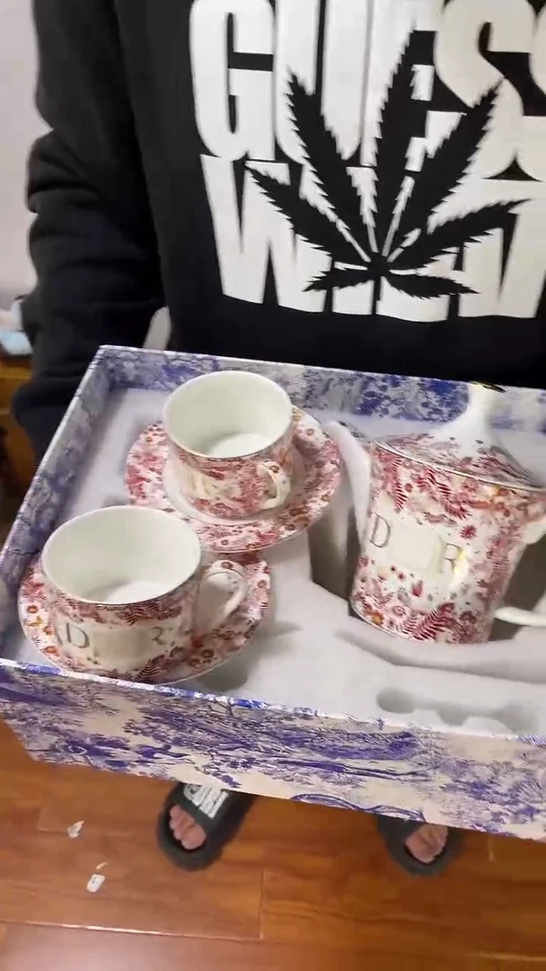 杯鸿辉家品牌瓷器，京东包邮！