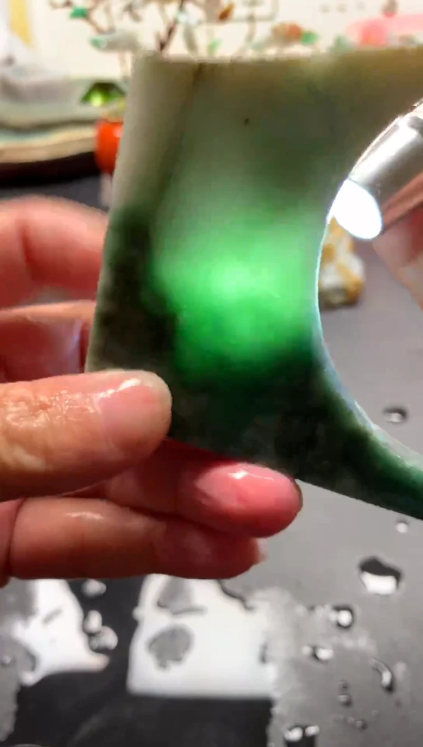 【闪购商品】翡翠颈饰未镶嵌天然翡翠A货