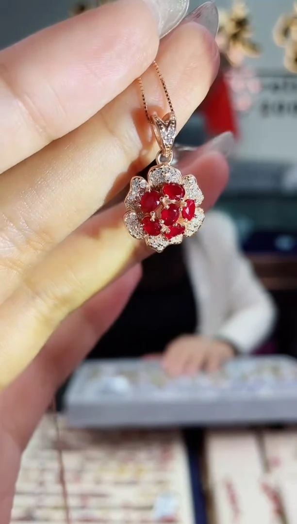 【闪购商品】红宝石颈饰银S925镶嵌吊坠