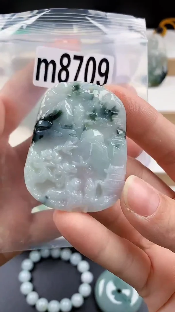 颈饰未镶嵌翡翠天然翡翠吊坠挂件