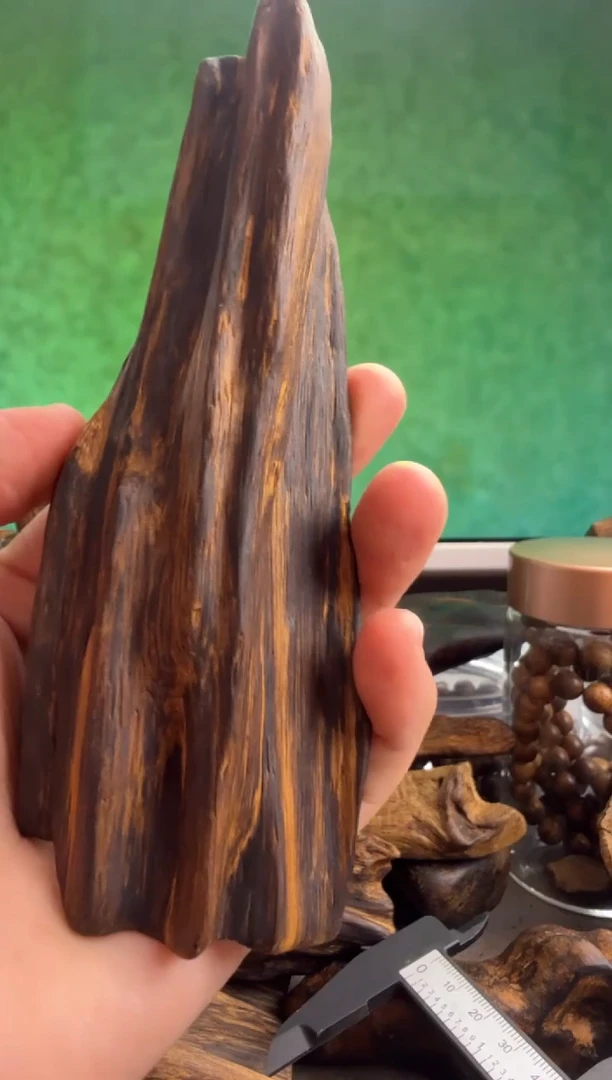 沉香手把件达拉干多样性发一