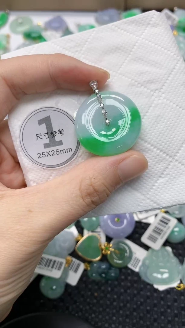 翡翠18K金镶嵌颈饰11111111