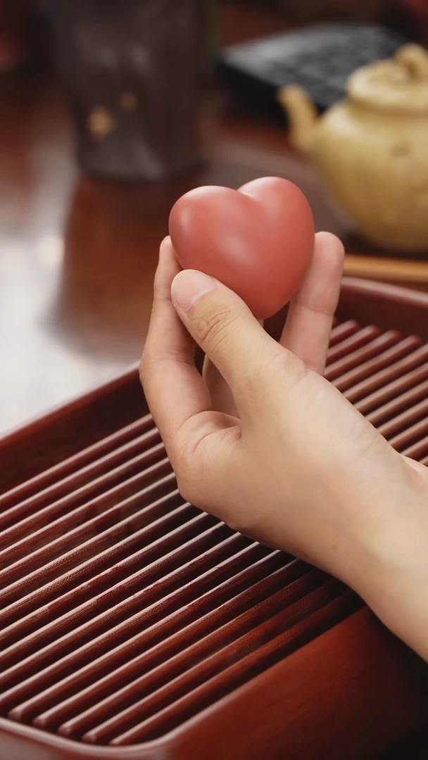 一颗红心心意满满