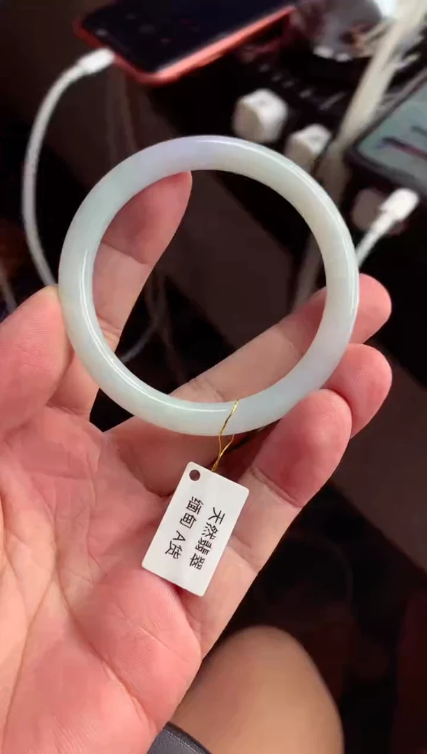 翡翠未镶嵌颈饰翡翠53