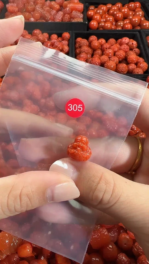 颈饰未镶嵌南红玛瑙1