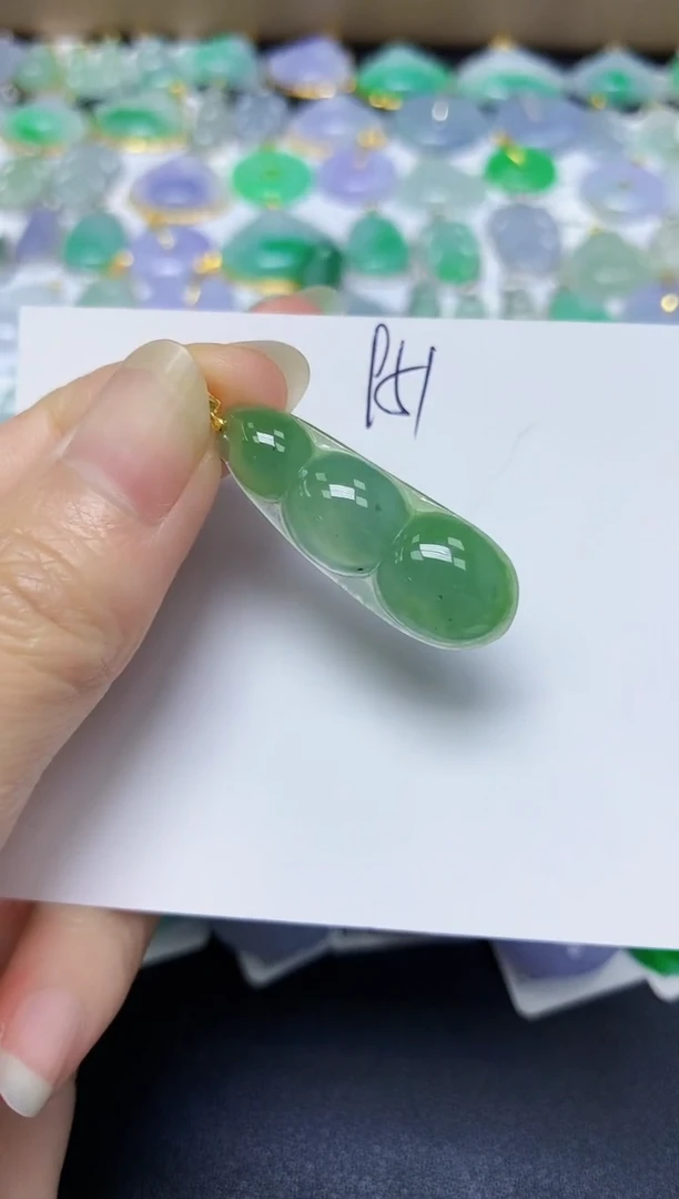 翡翠未镶嵌颈饰天然缅甸翡翠A货