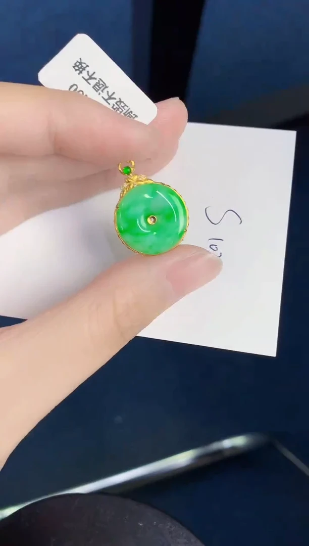 翡翠18K金镶嵌颈饰天然翡翠缅甸A货