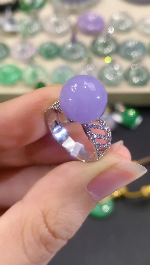 18K金镶嵌戒指翡翠B130  紫货有色差