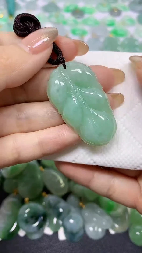 颈饰未镶嵌翡翠A货