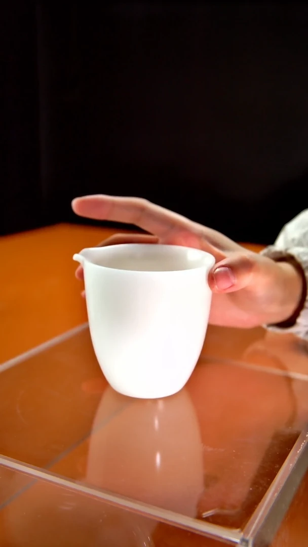 其他陶瓷《言泥陶瓷》冰种羊脂玉手工素烧系列 公道杯