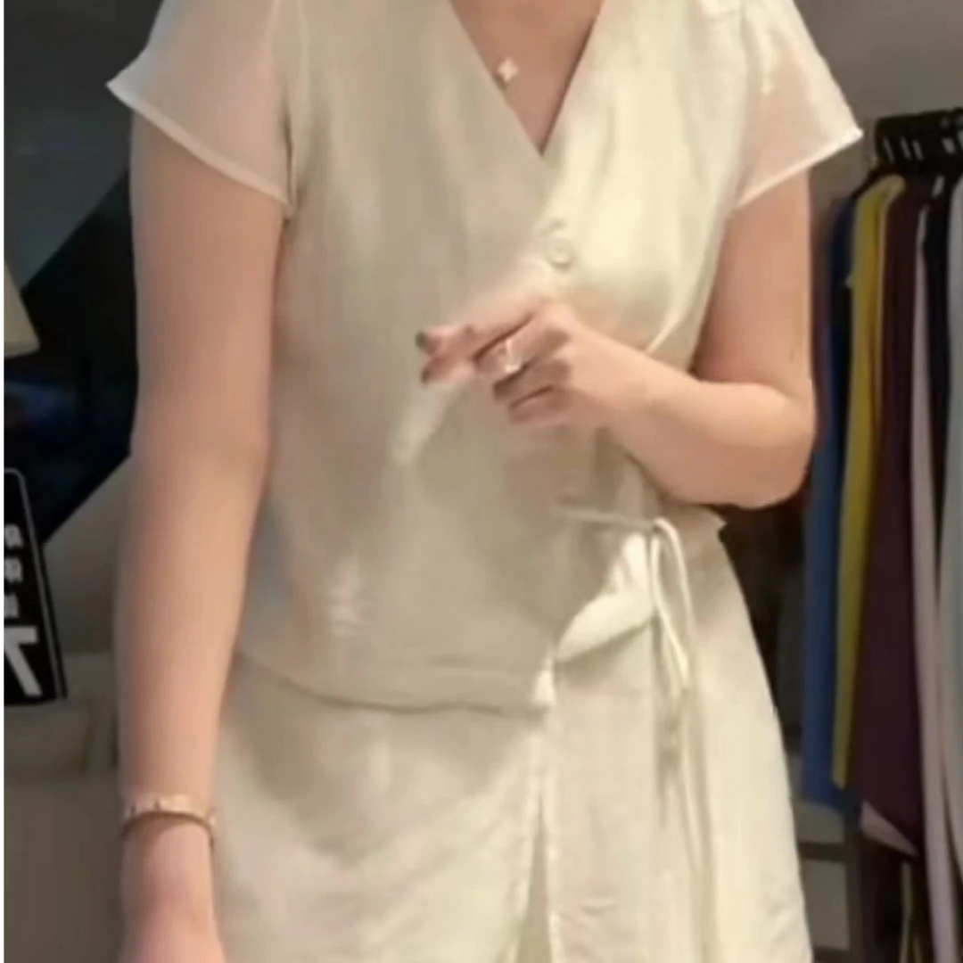 5100 高端时尚修身显瘦衫+短裤两件套