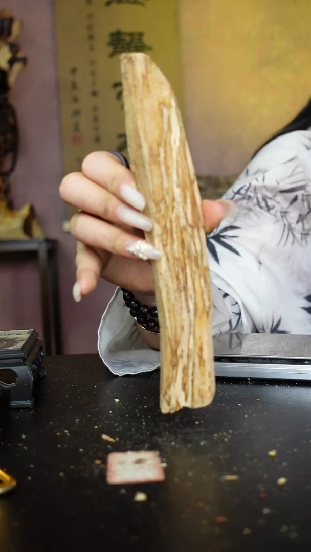 木海南橄榄香原料把件51克