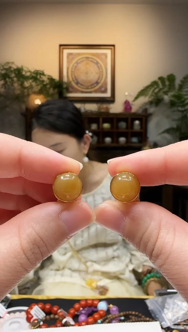 未镶嵌和田玉（糖玉）耳饰耳饰