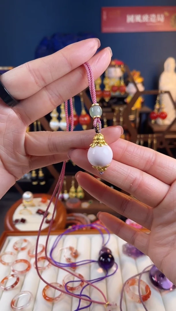 【闪购商品】情人节御女粉吊坠