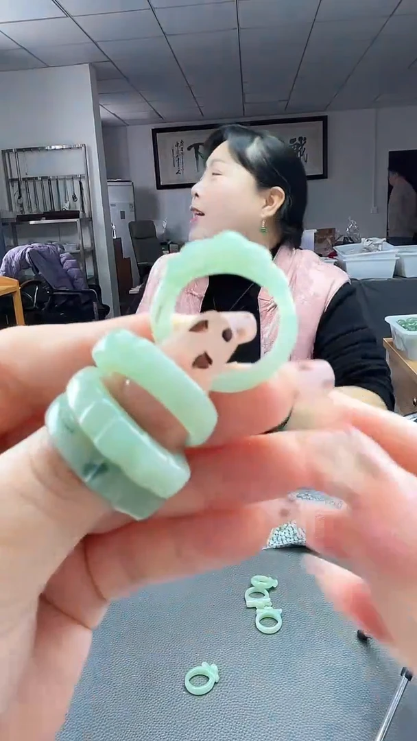 【闪购商品】密玉（石英质玉）蝴蝶结戒圈老物件未镶嵌多样性发一个