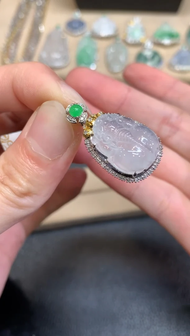 【闪购商品】翡翠颈饰18K金镶嵌貔貅【无服务费】