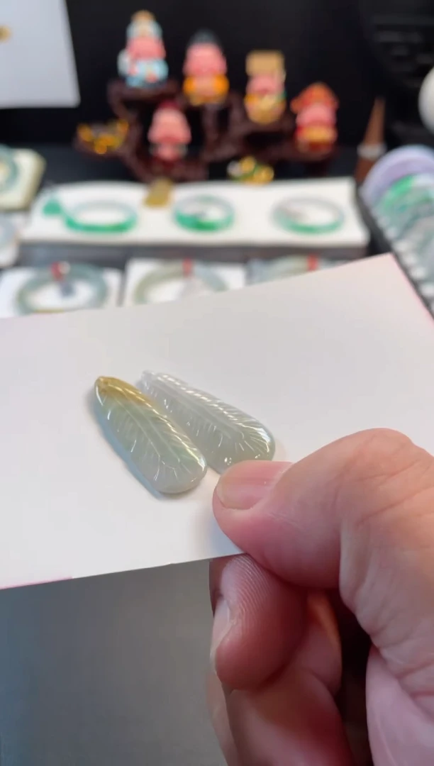 翡翠手镯未镶嵌35有纹裂