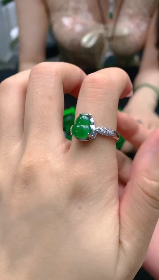 翡翠未镶嵌颈饰天然A货翡翠