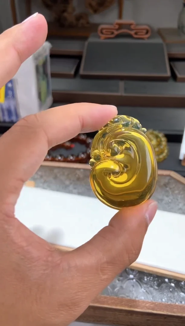 琥珀颈饰未镶嵌如意吊坠