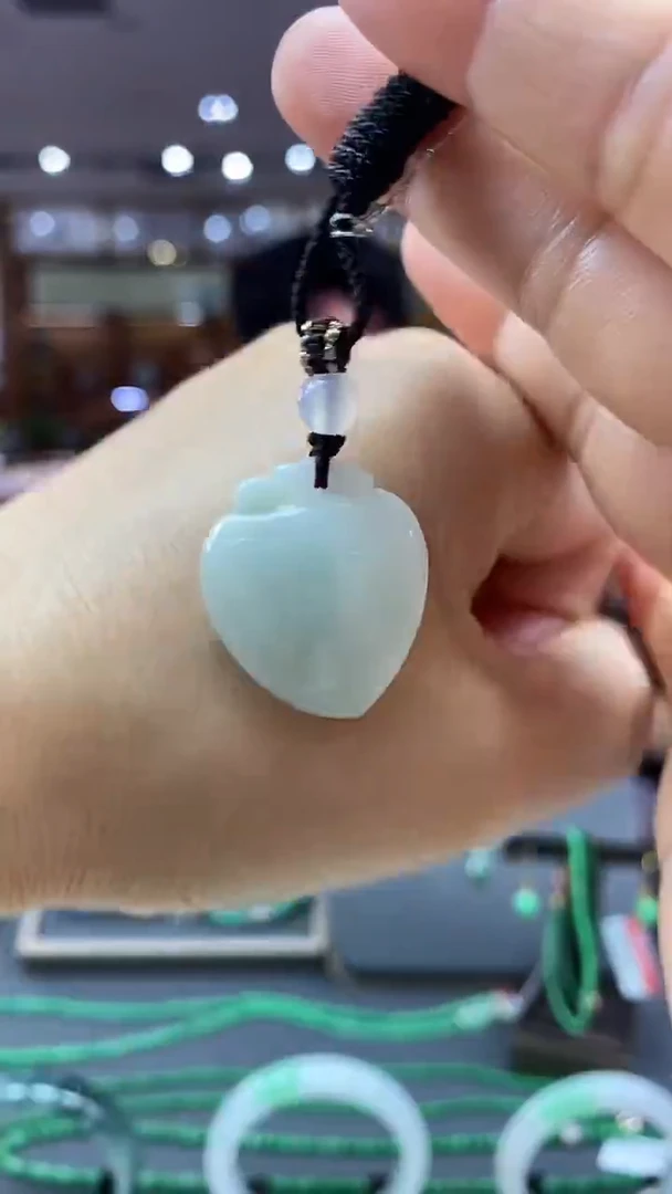 颈饰未镶嵌翡翠爱心