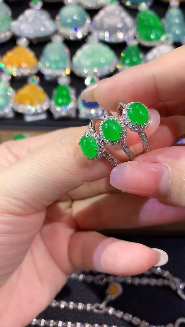 18K金镶嵌戒指翡翠C51 多样性发货一件