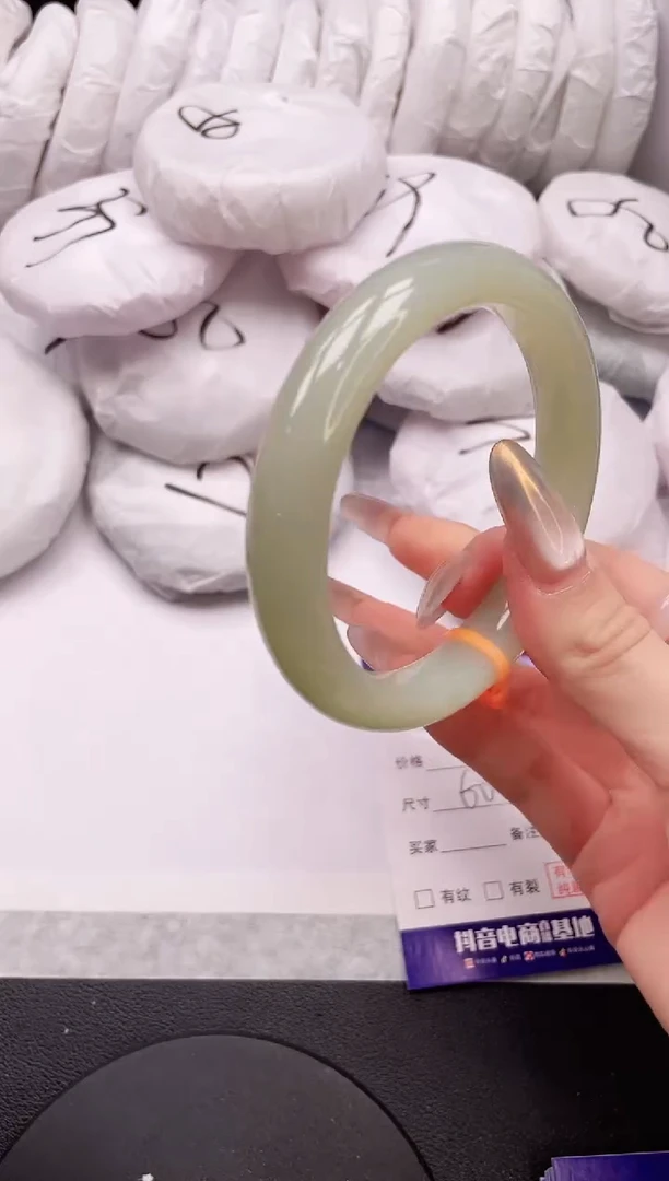 【闪购商品】和田玉手镯未镶嵌17K193-60