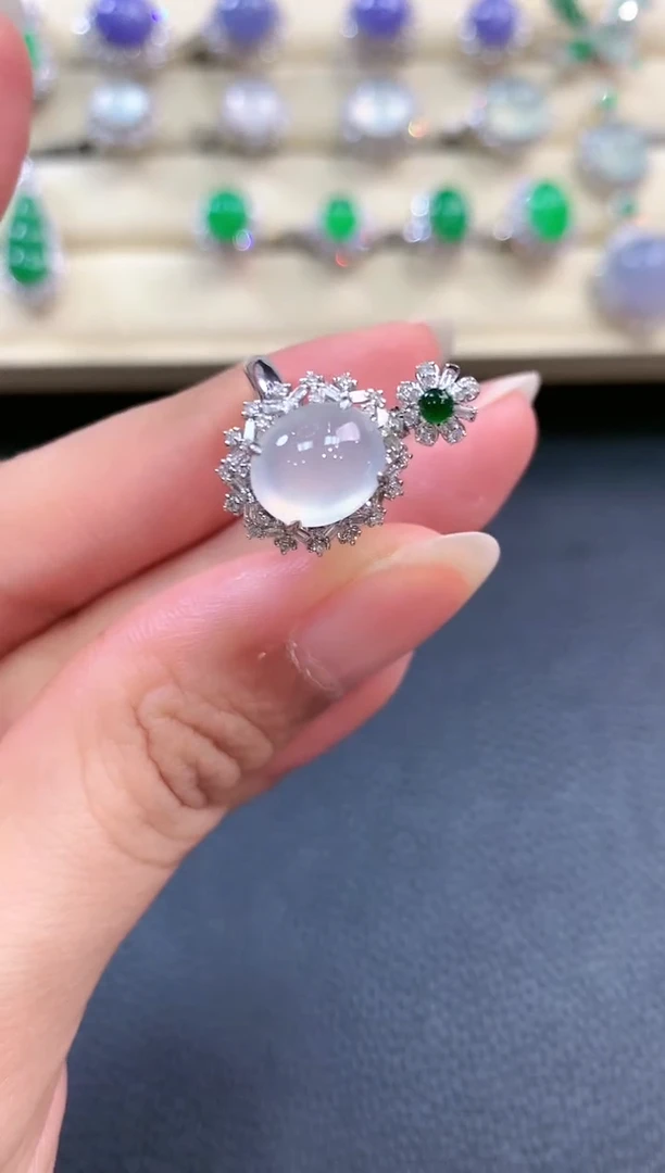 【闪购商品】翡翠戒指18K金镶嵌b84