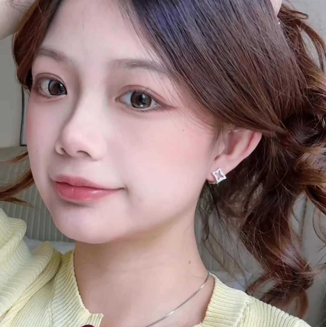 合金耳饰 唐草纹镂空四叶草耳环小众设计时尚高级感简约