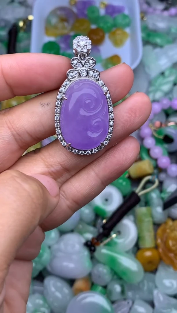 颈饰未镶嵌翡翠天然缅甸翡翠吊坠