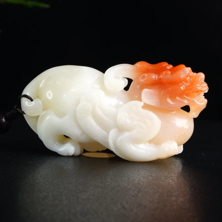 14寿山石水洞飞天貔貅手把件96.2克6.9x3.3x4.4cm，2N1