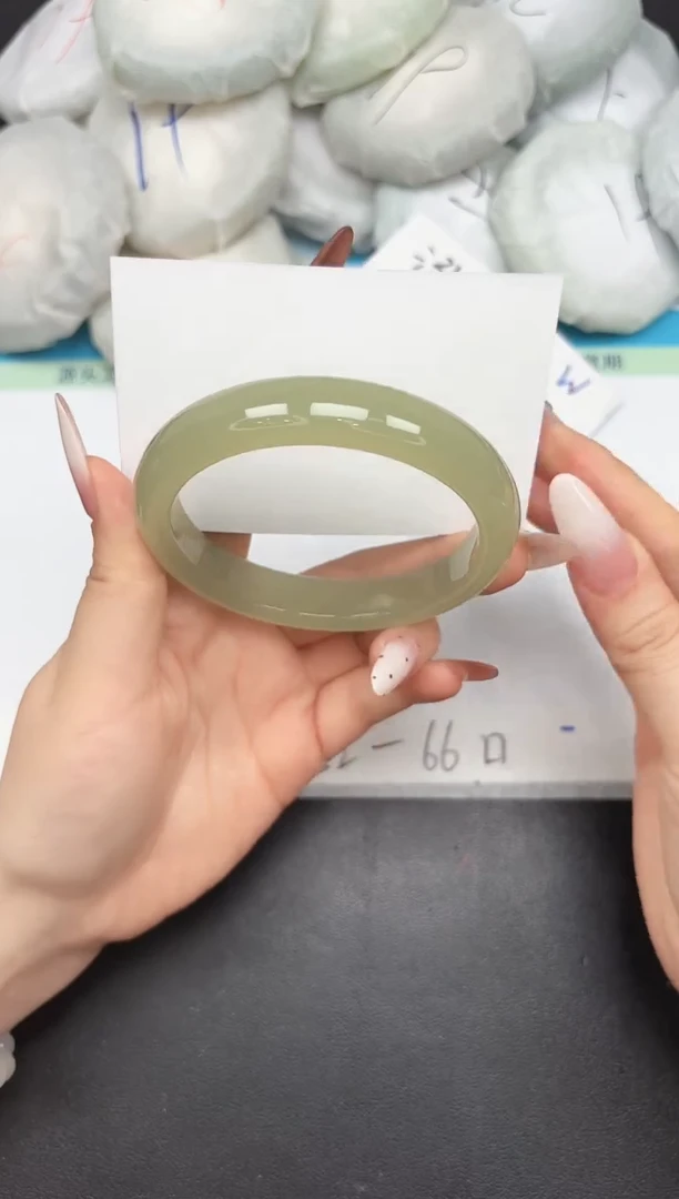 未镶嵌手镯石英质玉A298/64