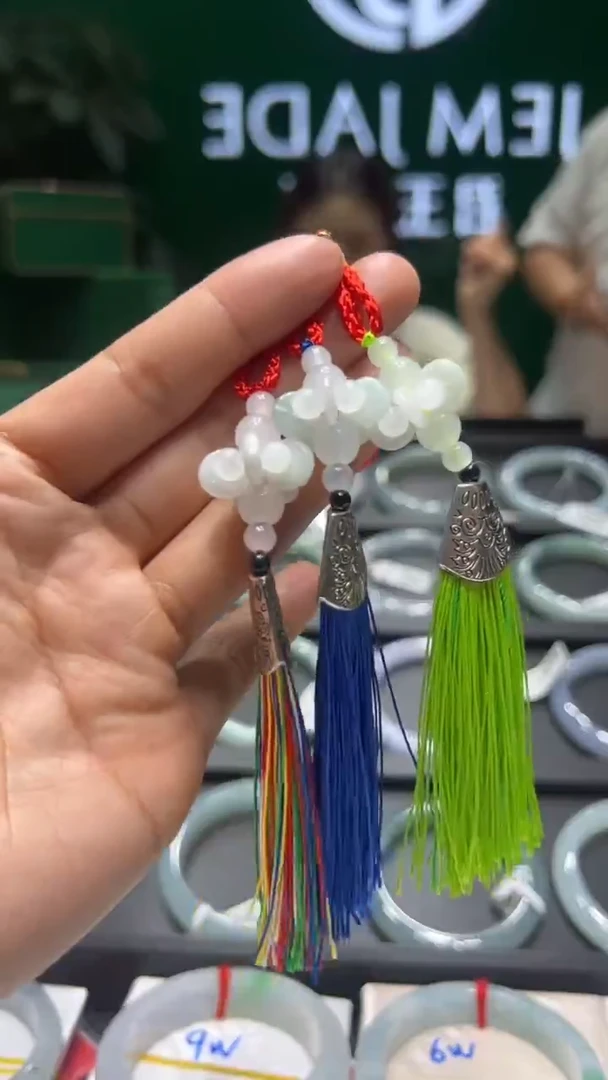 颈饰未镶嵌翡翠翡翠车挂多样性发一