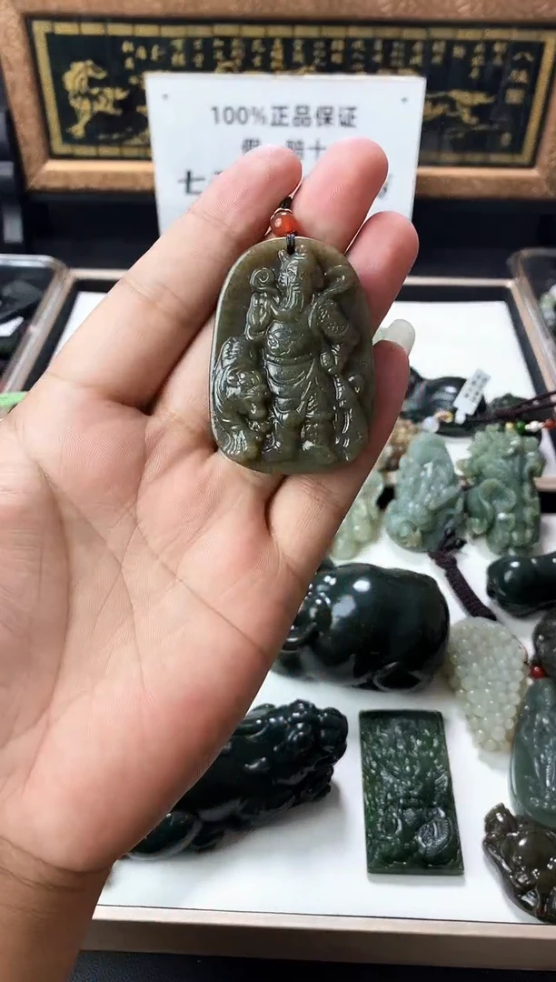 颈饰未镶嵌和田玉1