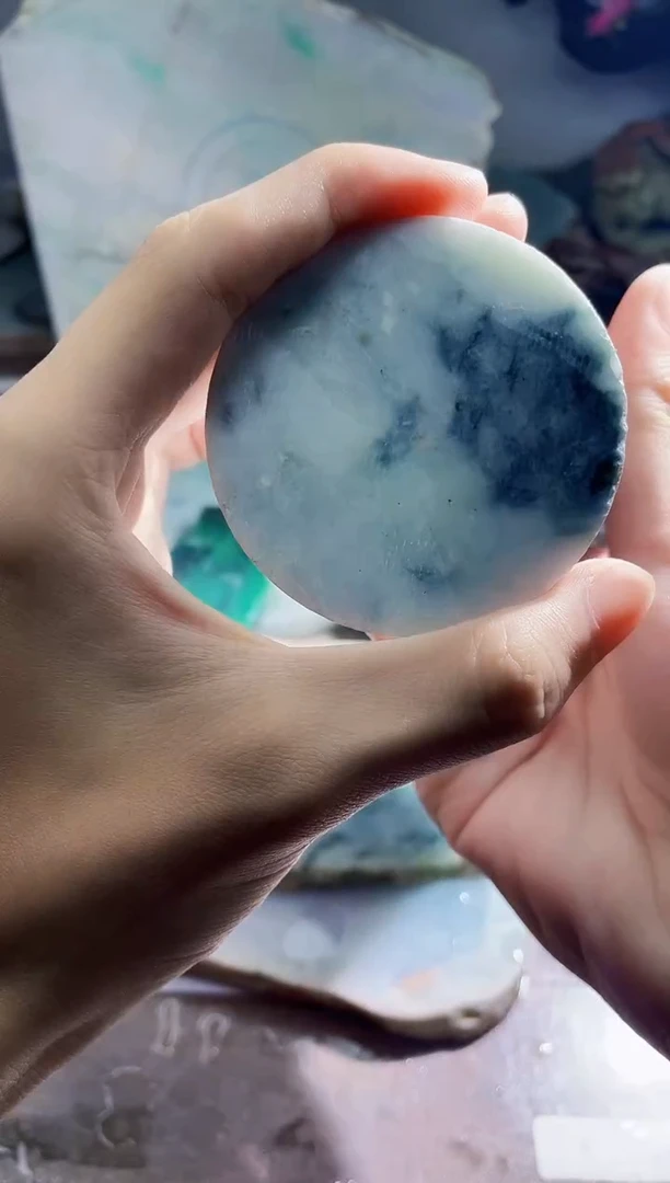 翡翠未镶嵌颈饰小蔡2