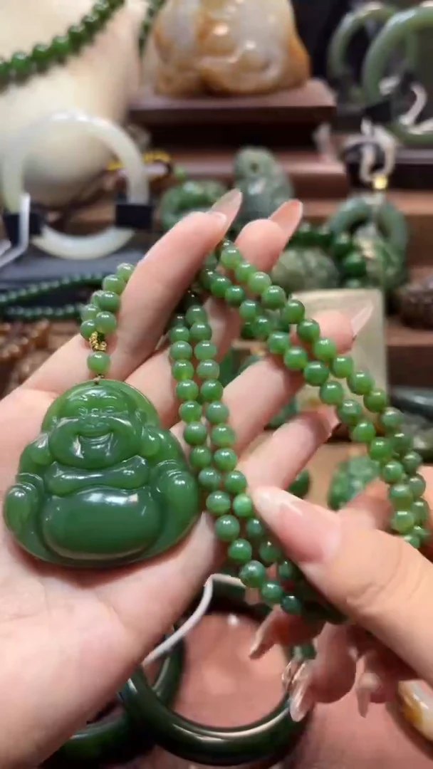 颈饰未镶嵌和田玉（碧玉）1