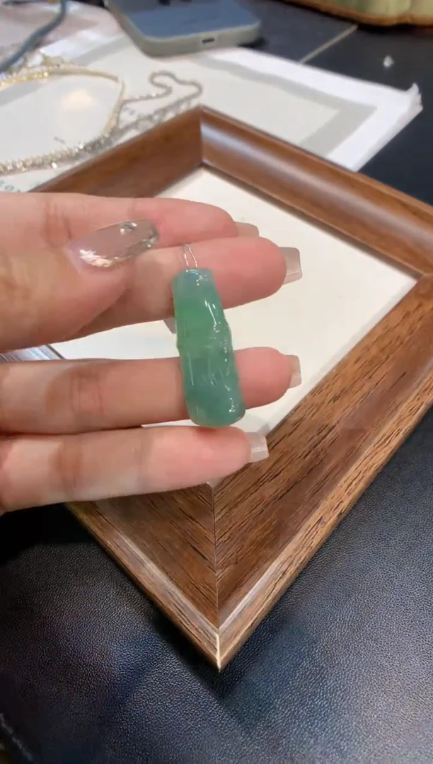 吊坠(不含链)未镶嵌翡翠竹节