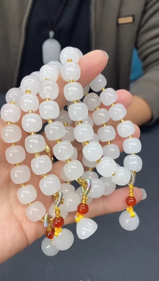 颈饰合金石英质玉（金丝玉）68