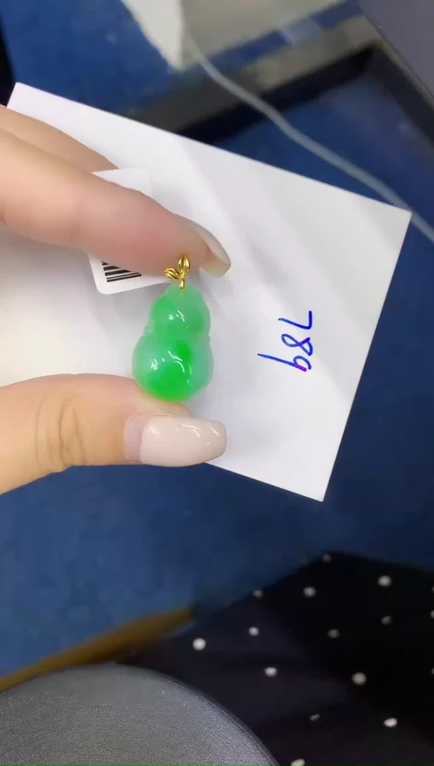 颈饰18K金镶嵌翡翠缅甸天然翡翠A货