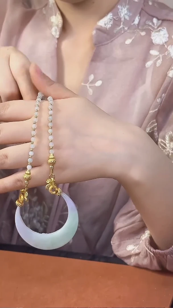 吊坠(赠链)未镶嵌翡翠翡翠吊坠