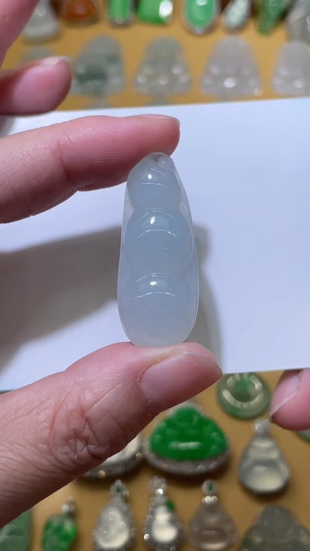 颈饰未镶嵌翡翠福豆