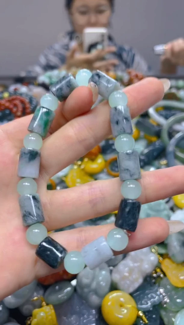 颈饰未镶嵌翡翠8MM/ P /翡翠A货，一件也是批发价